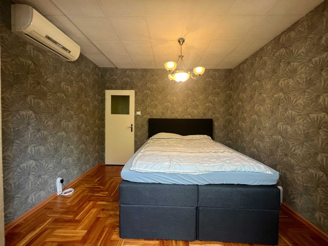 Продава се Четиристаен апартамент в София, Света Троица - 88 кв.м за 2353 €/кв.м - Снимка #7