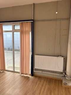 inchiriez hala 300mp,compartimentata cu 100mp spatiu frigorific .