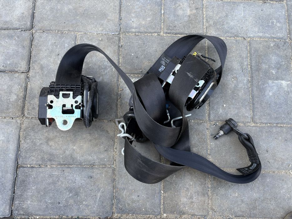 Centuri fata Ford Grand C Max