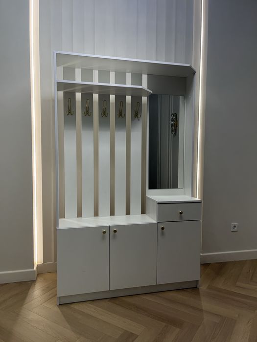 Прихожка шкаф белого цвета