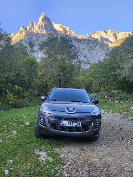 Vând Peugeot 4007