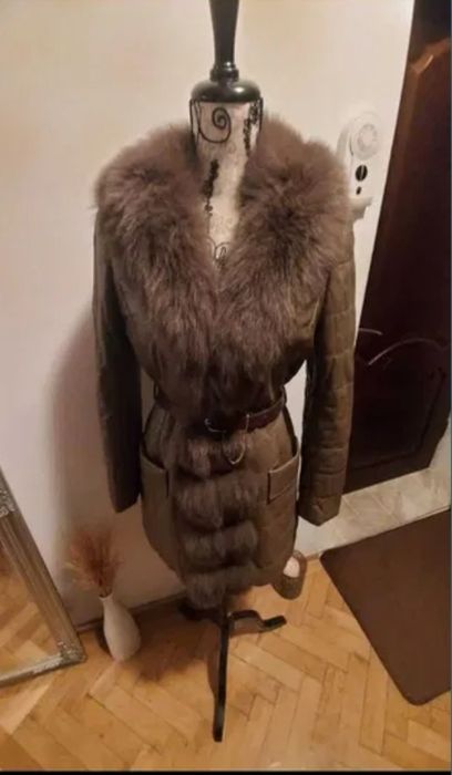 Haina dama din piele cu guler din blana naturală