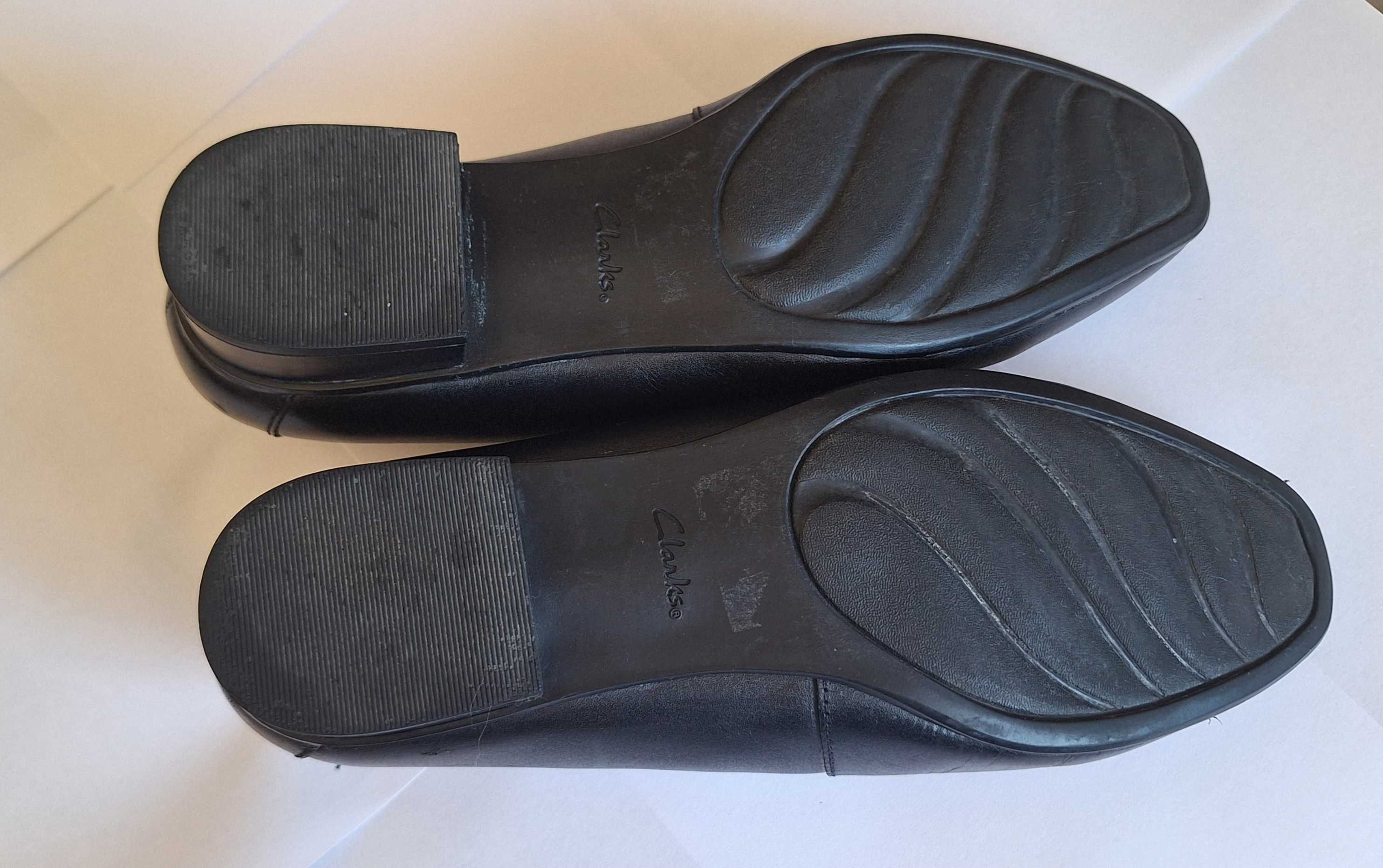 Кожени дамски офис мокасини Clarks