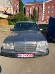 Vand Mercedes Benz 124 “ Old Timer” 1990 gri automatic 3,0