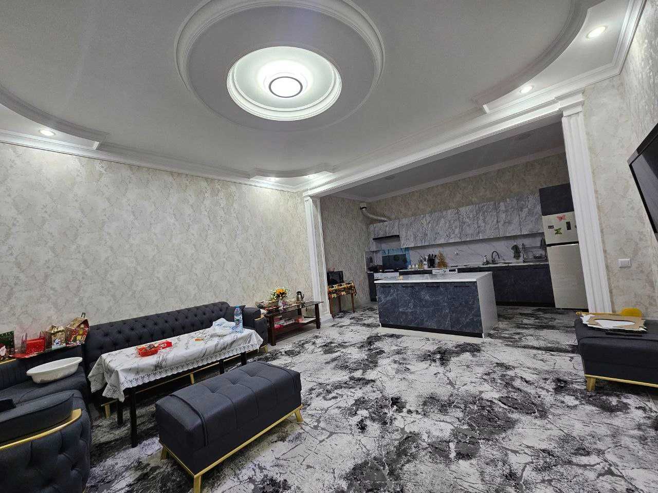 Сергели.Беруний махалляси.6 сотихда 5хонали  уй сотаман. Фасад 30м*20м