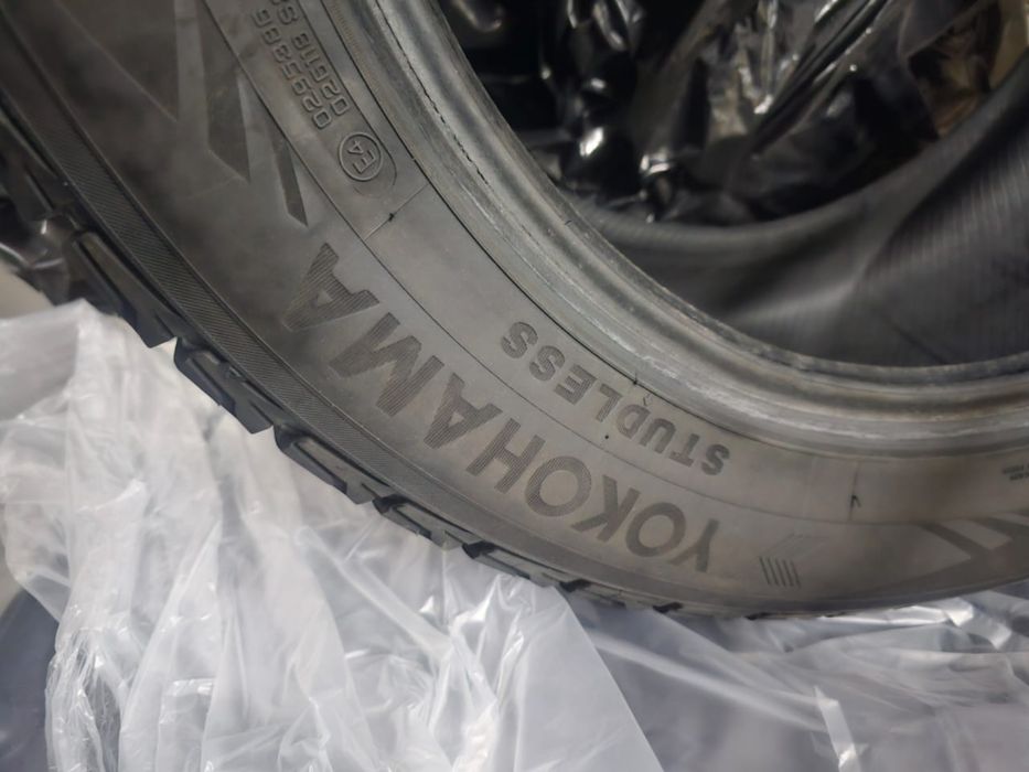 285/50/20 Yokohama зимняя липучка