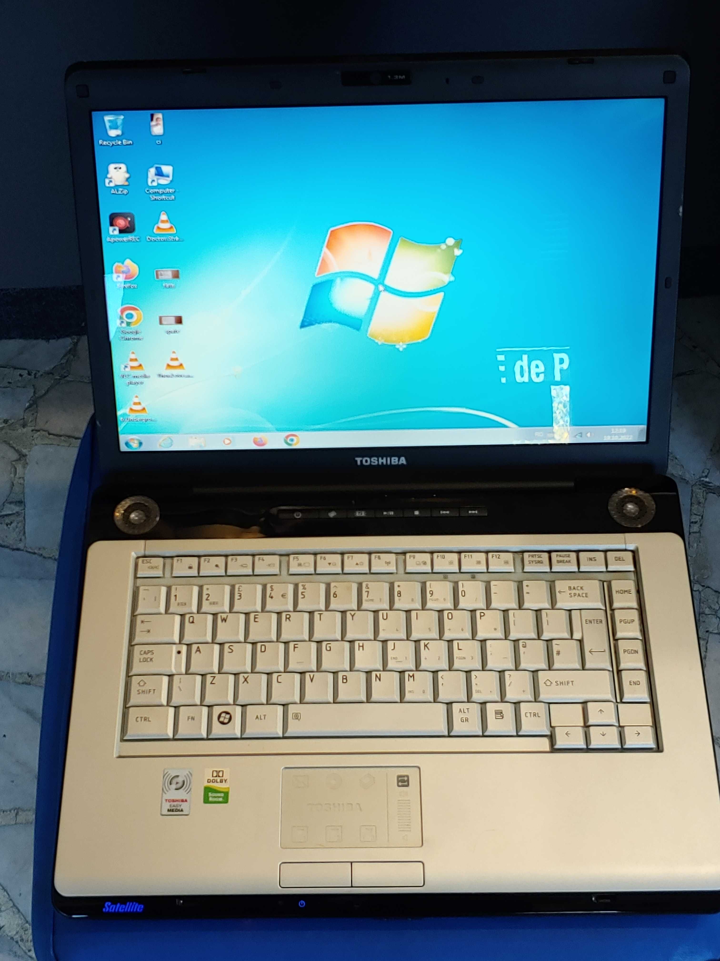 Laptop Toshiba 15" win7 cu licenta pe ssd 128Gb