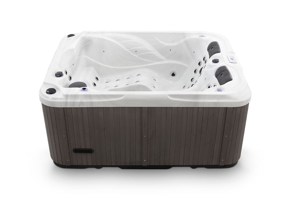 Чисто Ново Джакузи директно от завода производител с 2г гаранция