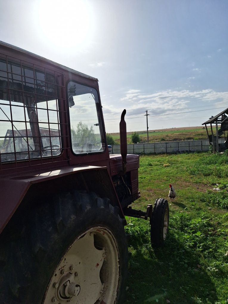 Vând tractor u 650 forestier