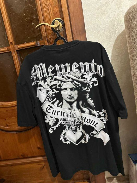 Продам мужскую футболку