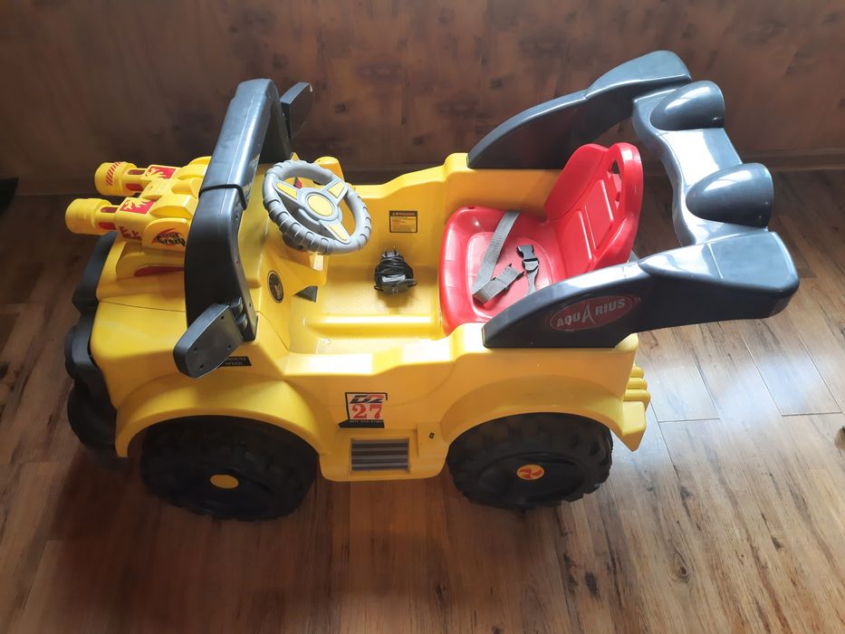 Продам детскую машинку