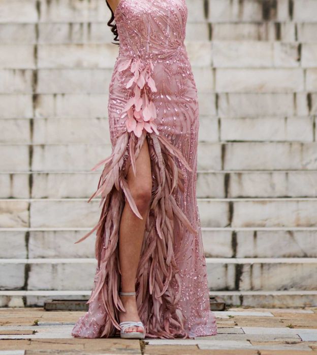 Продавам бална рокля –като нова, носена само веднъж!