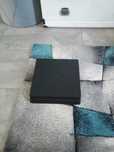 PS4 Slim 500GB folosit