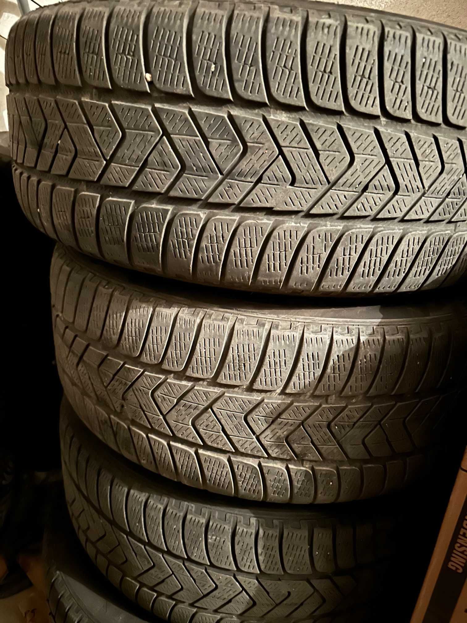 Зимни Гуми Pirelli Scorpion 245/45/20- DOT 2818 5 mm