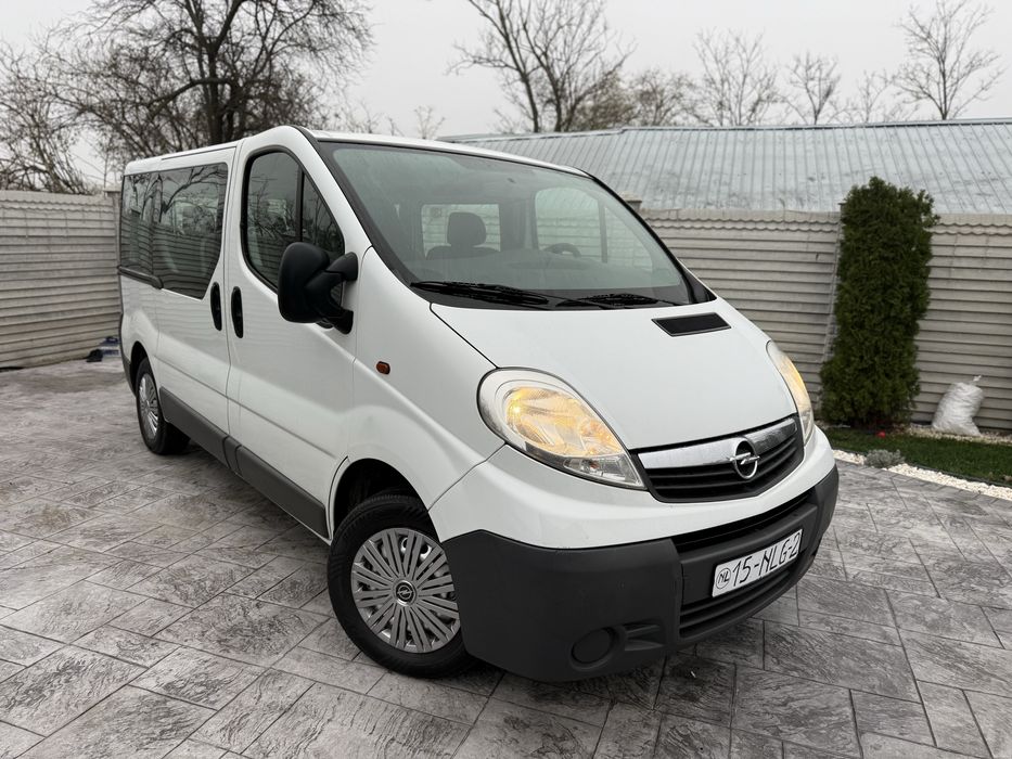 Vand Opel Vivaro 8+1
