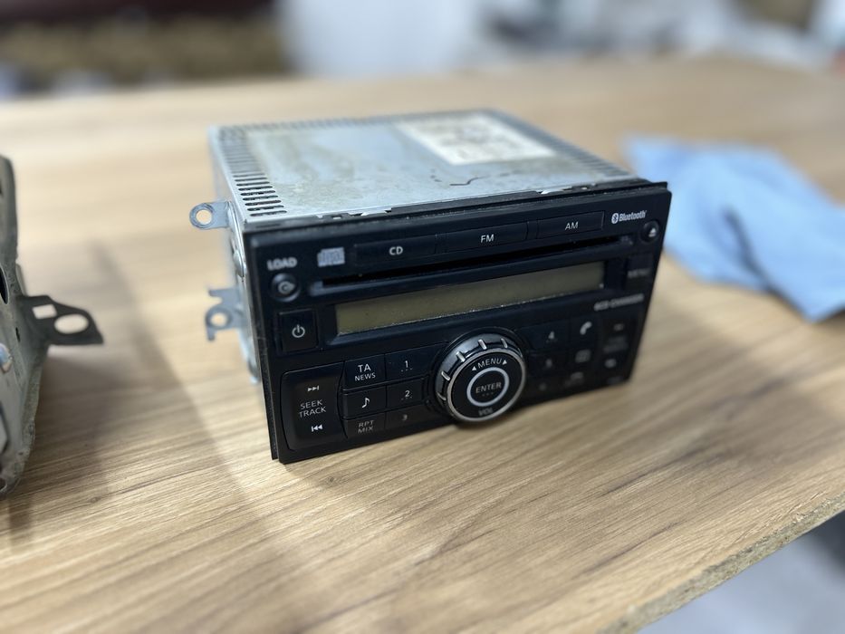 Штатная автомагнитола Nissan Qashqai 2009 года