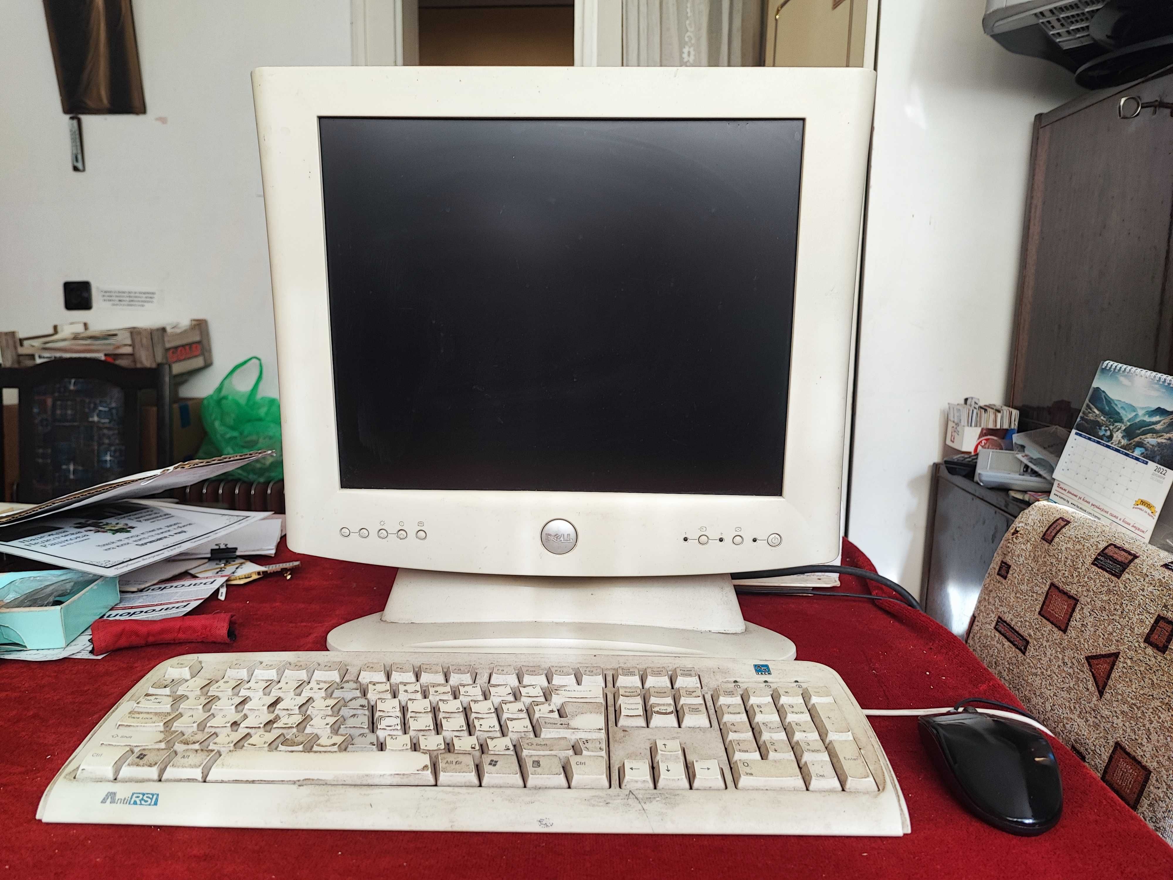 Продавам компютър KTN DESKTOP PRO G440 и DELL LCD монитор 17"