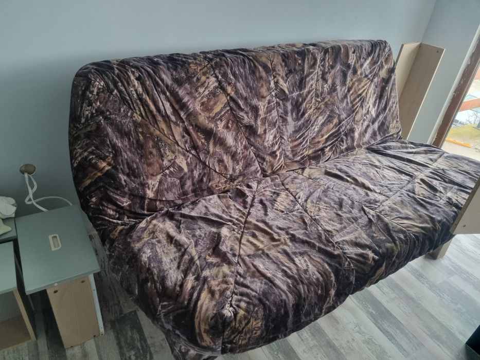 Разтегателен диван