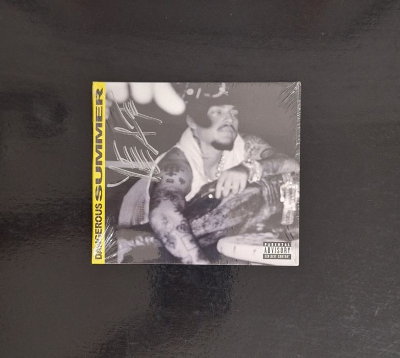 Cd semnat de yeat Dangerous Summer