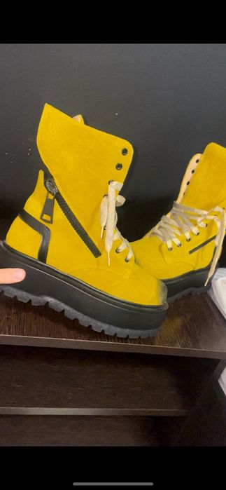 Ghete noi doar cu mic defect in interior pret 750 de achizitie