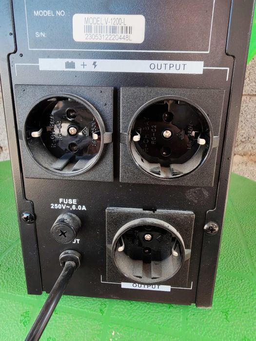 Источник безперебойного питания