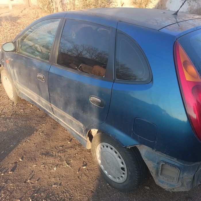 Продам Nissan Almera Tino 2001г.