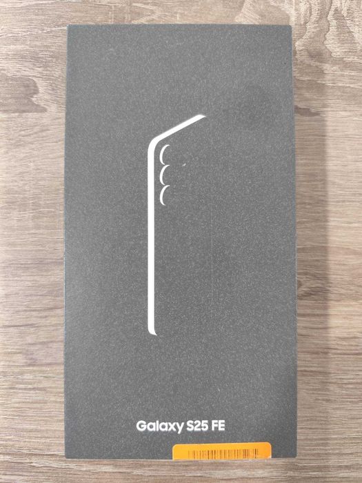 Телефон Samsung Galaxy S25 FE