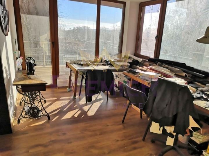 Дава се под наем Магазин в Варна, Бриз - 65 кв.м за 450 € - Снимка #2