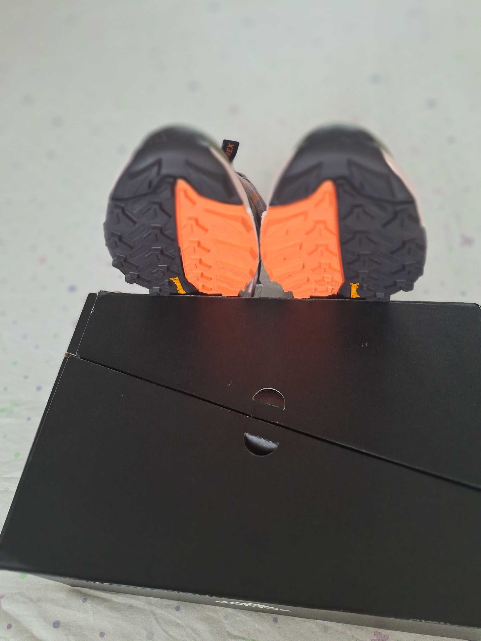 Мъжки  маратонки Adidas TERREX GORETEX,чисто нови..