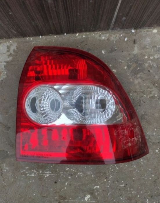 Продам новые зад прав плафон