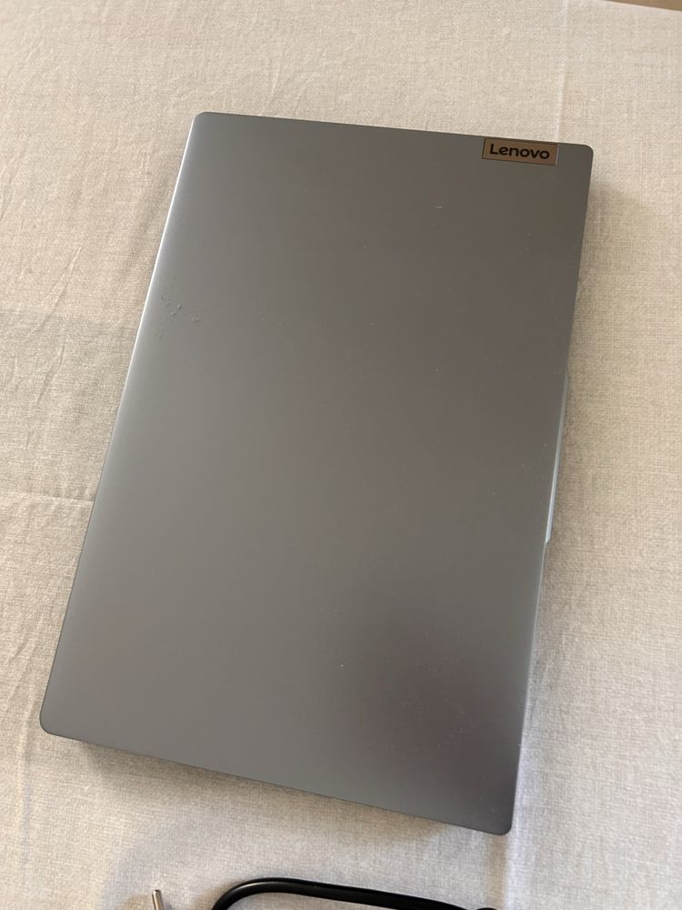 Чисто нов лаптоп Лаптоп LENOVO IdeaPad Slim 3 15IAH8 83ER007RBM 15.6 "