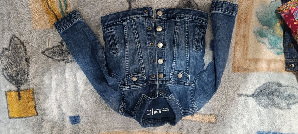 Продаются фирменные джинсы