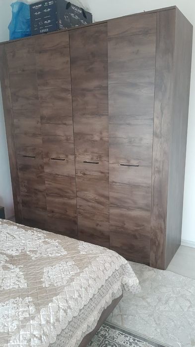 Продаем почти новую спальнюю гарнитуру