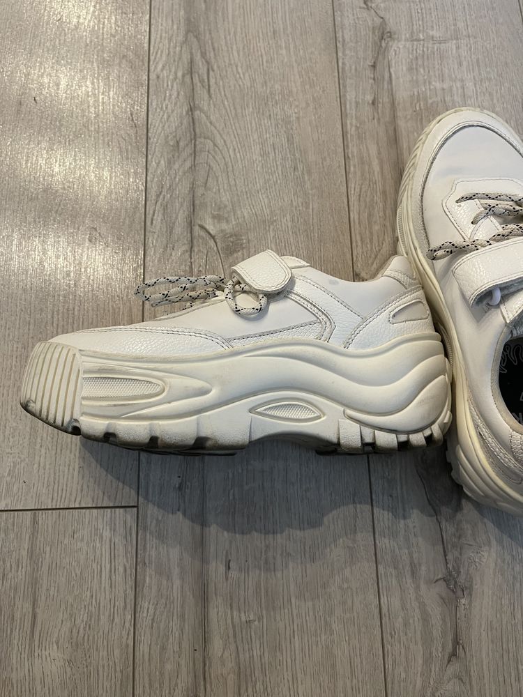 Sneakers Bershka măr 37