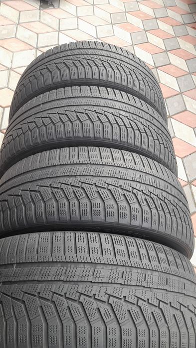 Vand 4 anvelope de iarna 255 45 r20 HANKOOK foarte bune