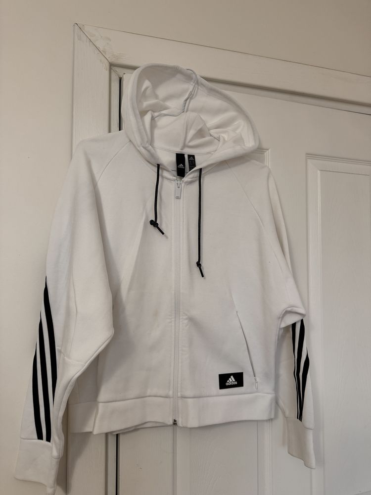 Adidas дамски най-различни блузи/горнища (S/M рр)
