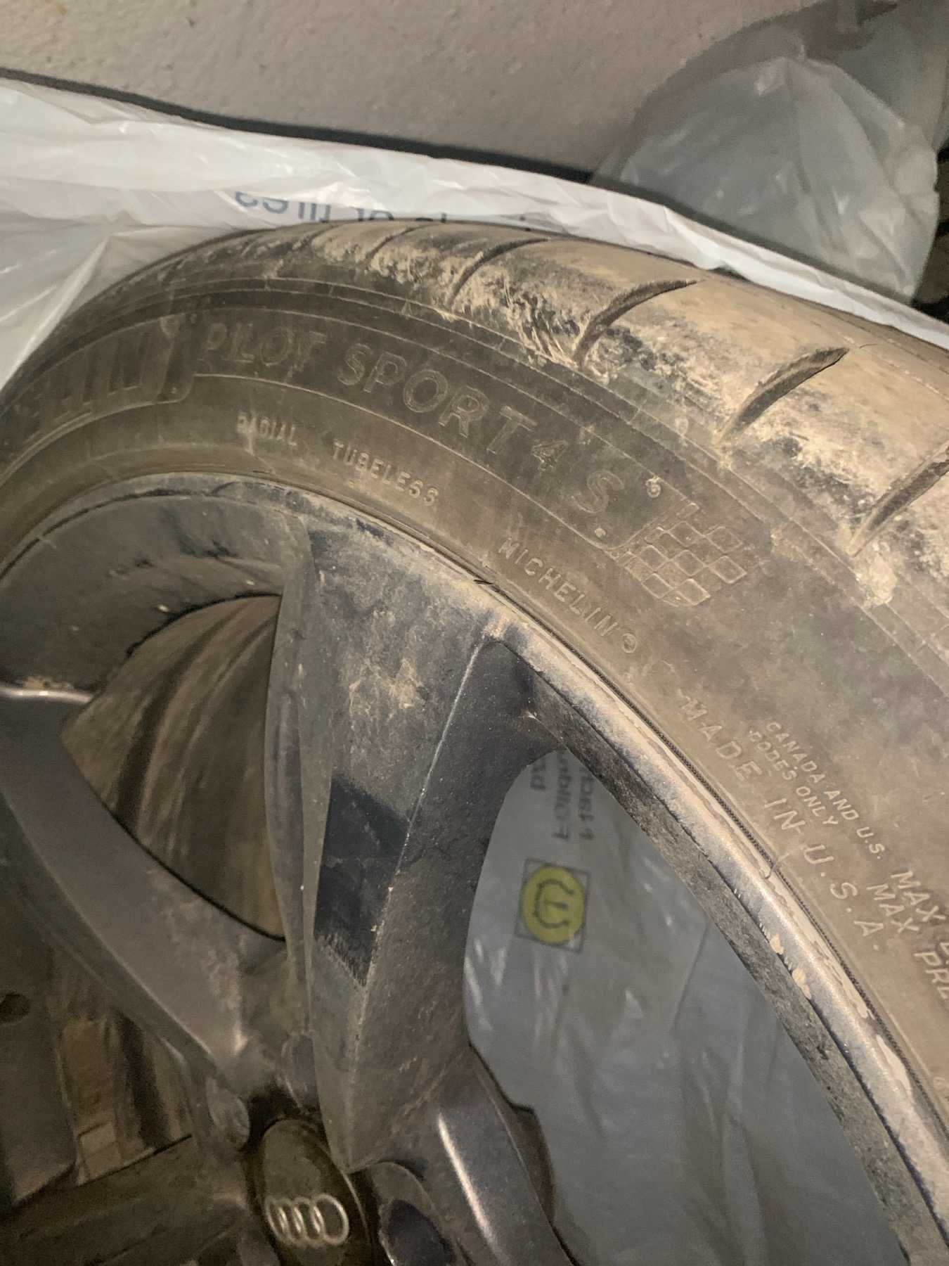 Гуми Michelin Pilot Sport 4S комплект с джанти 275/35 ZR 20 цола