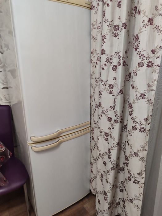 Холодильник Samsung