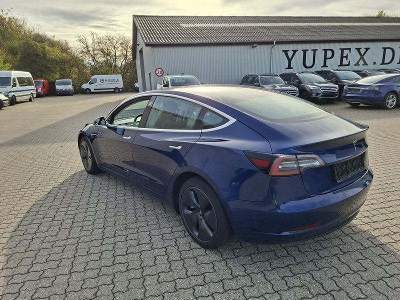 Tesla - Model 3 Long Range AWD