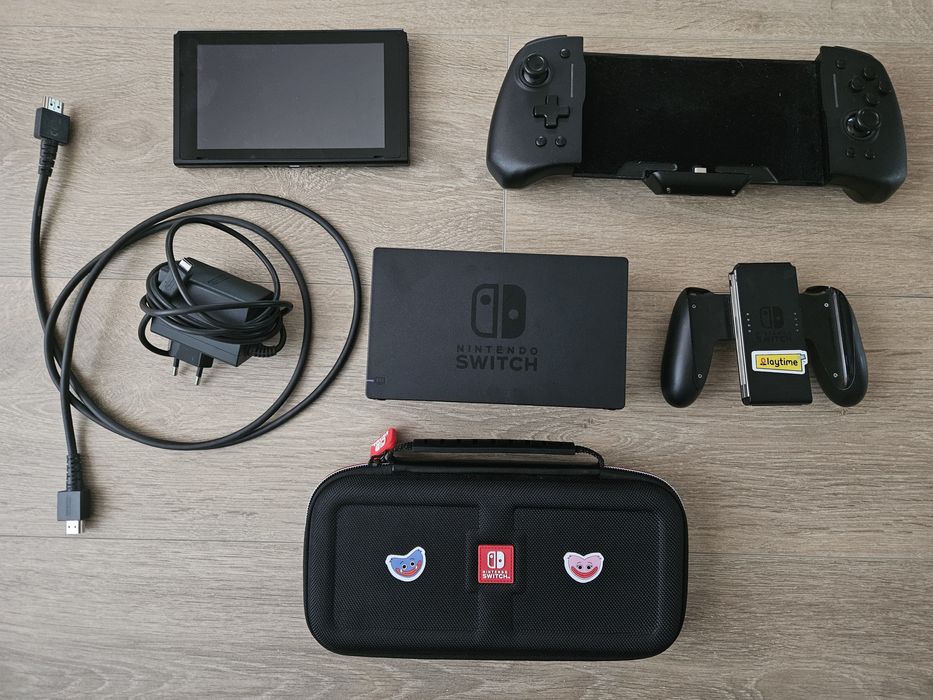 NINTENDO SWITCH + husa protectie + 6 jocuri