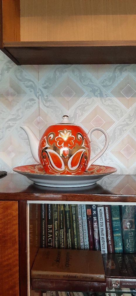 Хрусталь 2 шт. Чайник + блюдо.