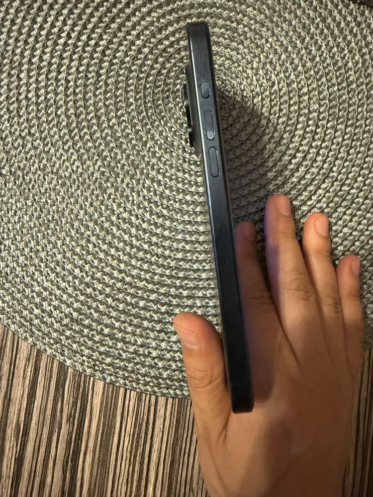 Продавам Iphone 15 pro max