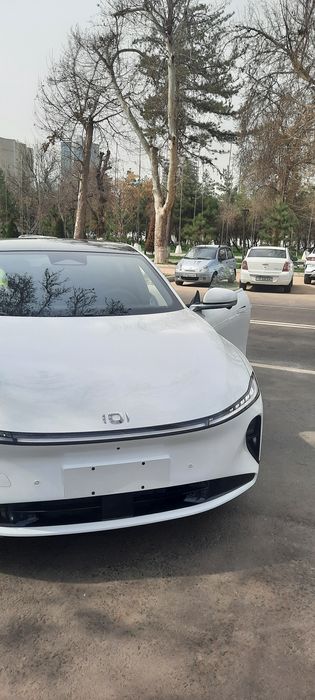 Продаю свою очень ухоженную машину 7 квт зарятка в комплекте