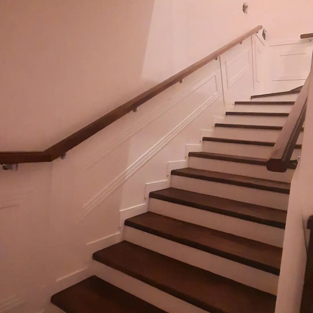 Обшивка бетонный лестнице