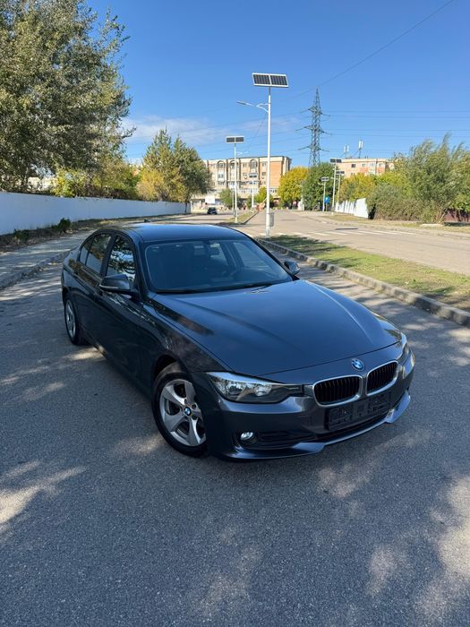 BMW 320d F30 cutie automata sport Km reali 220.000