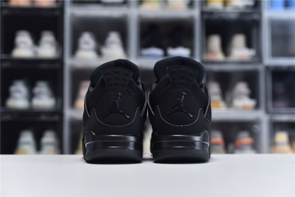 Adidasi Jordan 4 Calitate Premium