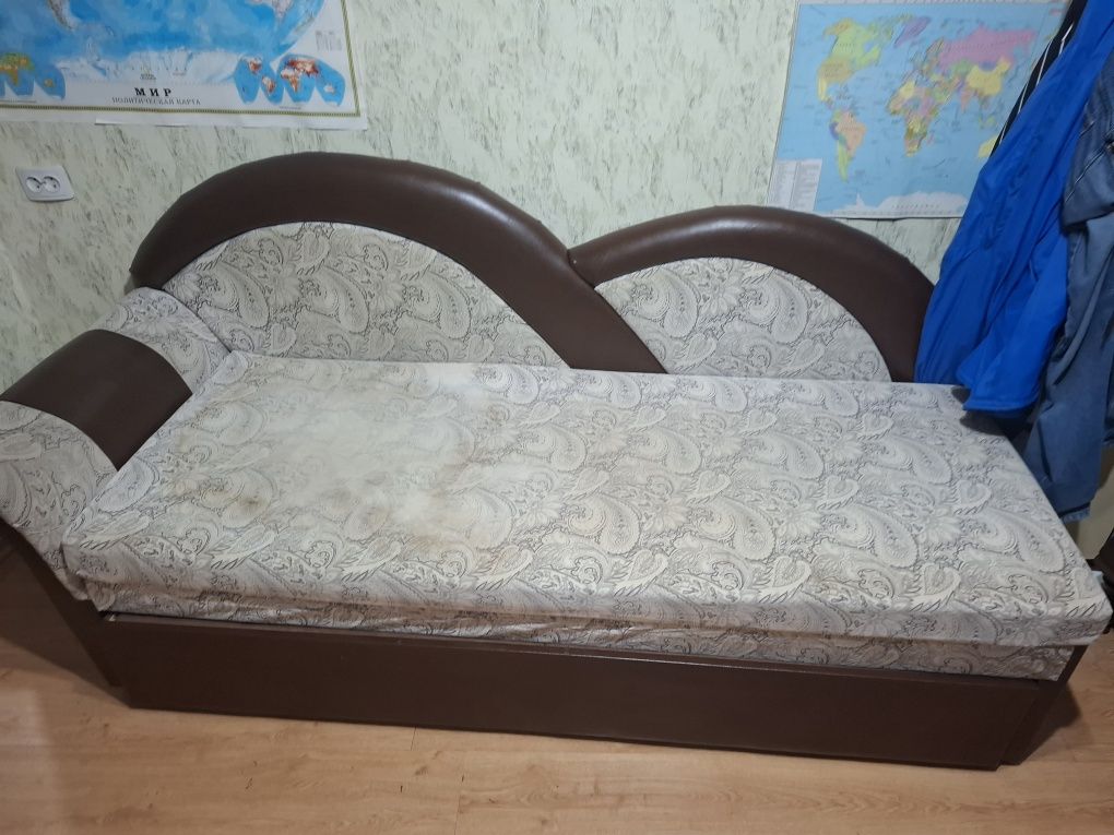 Продам диван ,тахта