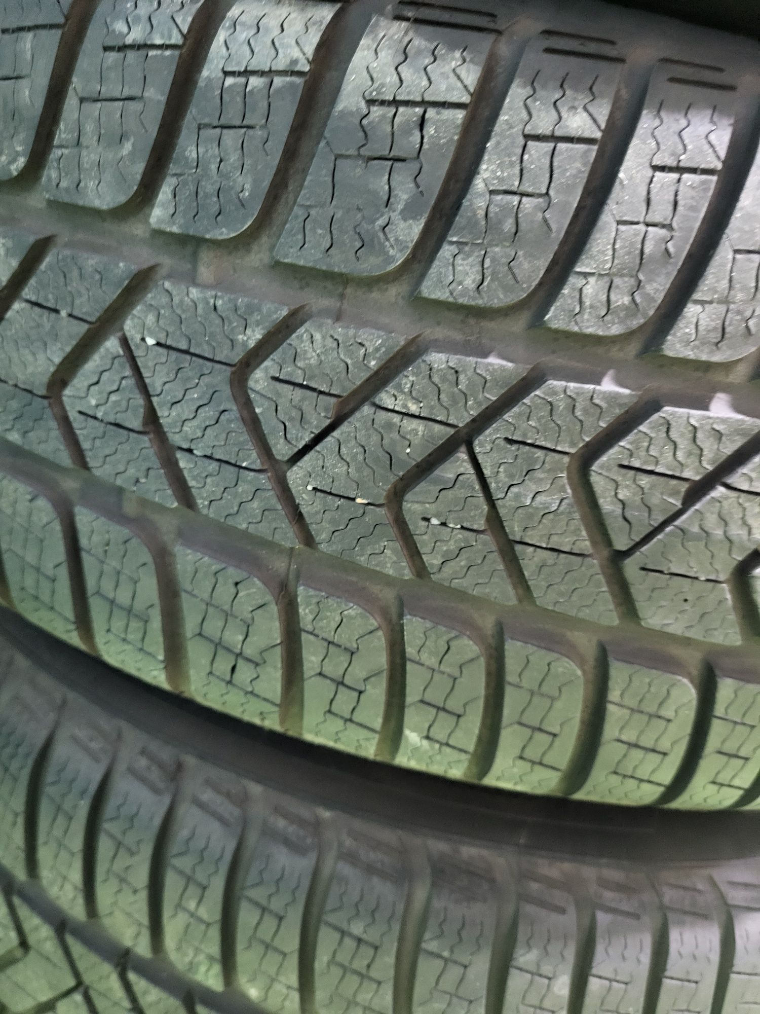 4 бр зимни 225/55/17 Pirelli