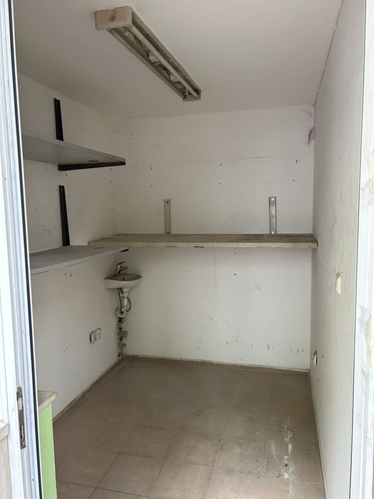 Дава се под наем Магазин в Варна, Операта - 4 кв.м за 25.5 € - Снимка #1