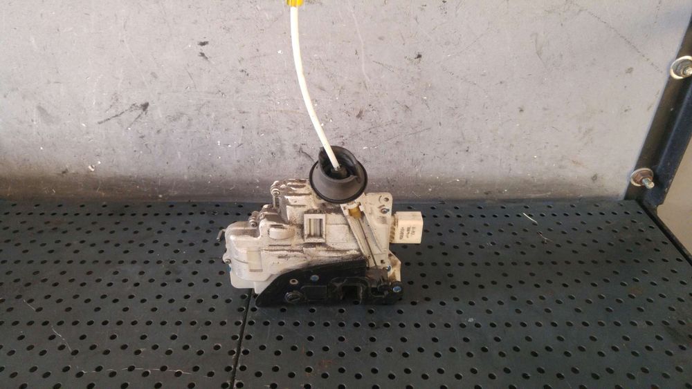 Broasca usa stanga spate audi a4 b7 8ec 8e0839015aa